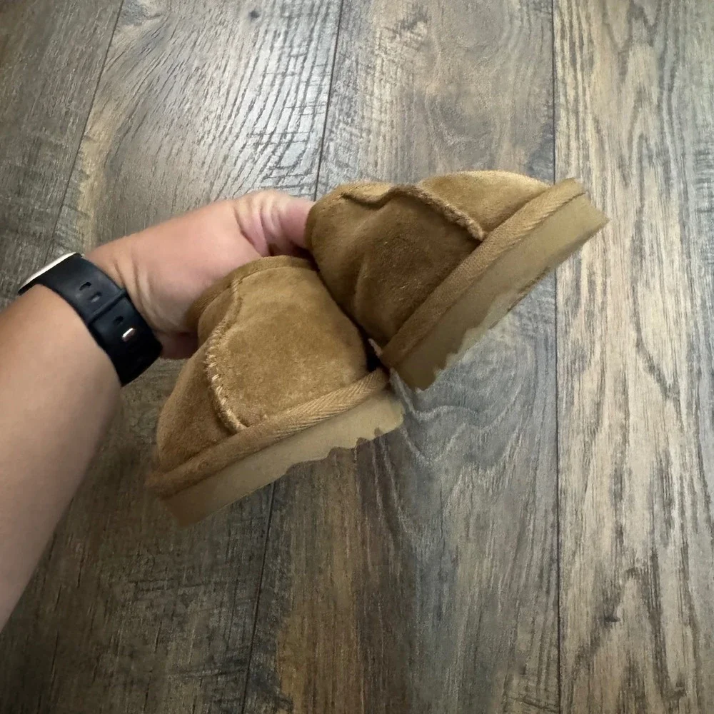 UGG Tasman Slippers Toddler Kids Size 10 Chestnut Suede Sheepskin Slip On Shoes